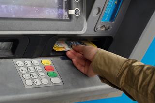 World’s No 1 ATM Company Goes it Alone