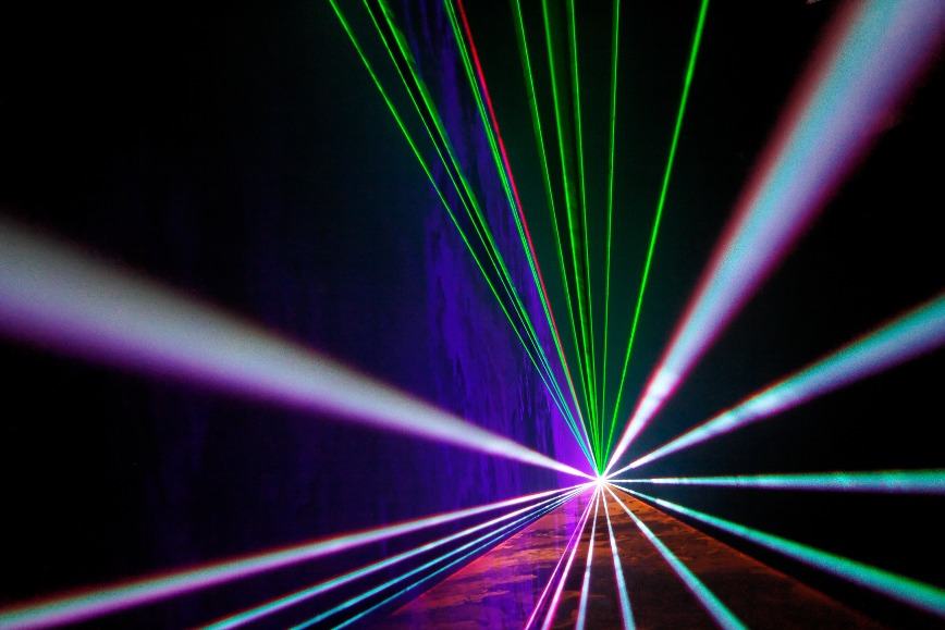 Two Quick Reads Through the History of Holography