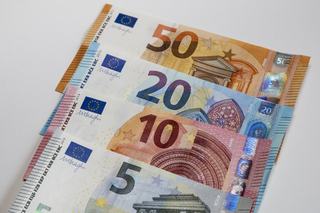 Banknote Security – Don't Take the Risk! Embedded Security Features are the Benchmark for the Overwhelming Majority of Banknotes