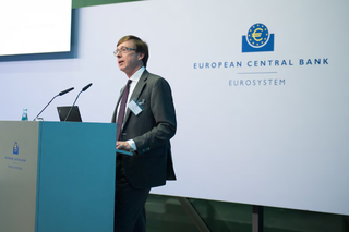 The Challenges and Achievements of a 23-Year Career in Banknotes